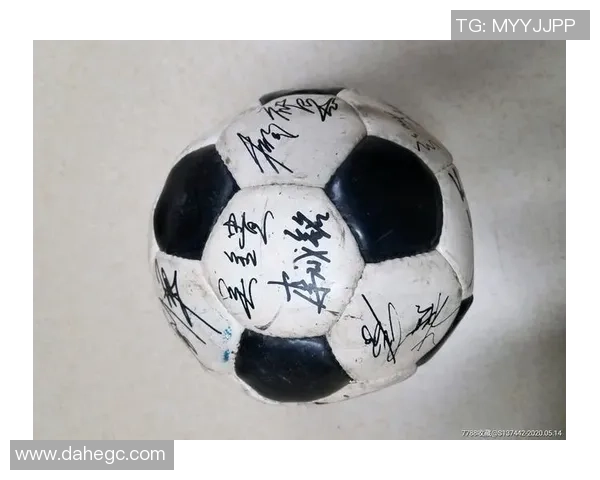 足球球员张勇的成长之路与职业生涯的辉煌成就探讨